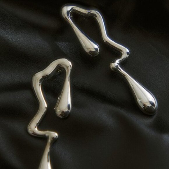 NWT Pretty Little Thing Abstract Earrings - Picture 2 of 3